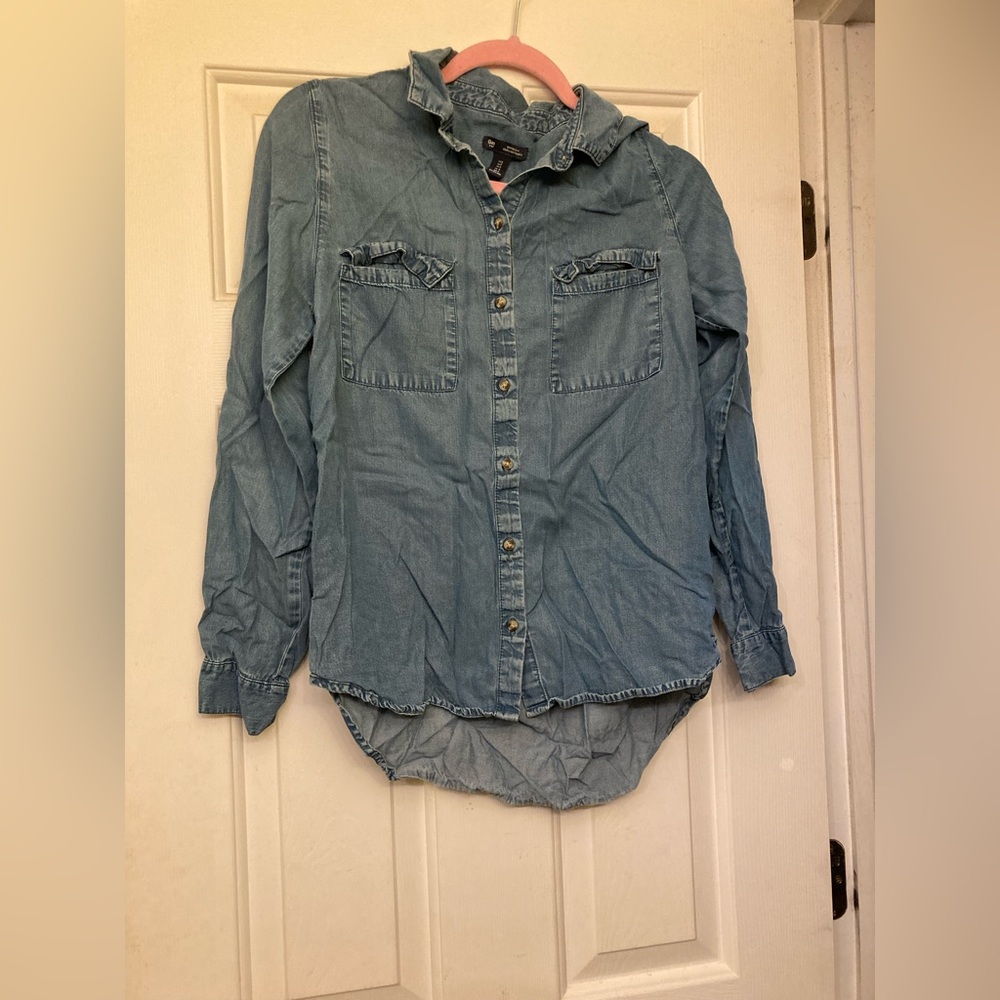 Gap brand, size small, boyfriend fit, Denim Button-Up Shirt, soft and comfy